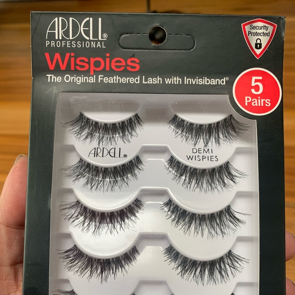 Ardell False Eyelashes Demi Wispies Black- 5 pairs- New unopened box